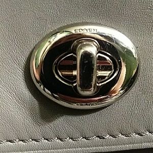 Coach>medium large wriststrap backpack and ✝ body